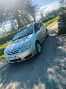 2004 - Toyota Corolla ---