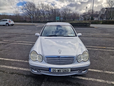 2005 - Mercedes-Benz C-Class Manual