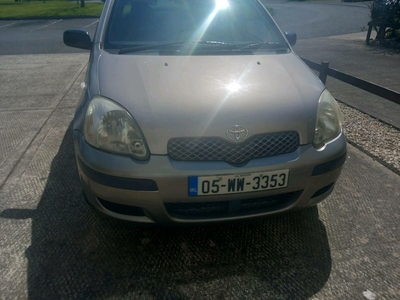 2005 - Toyota Yaris Manual