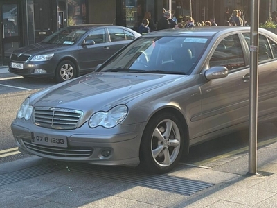 2007 - Mercedes-Benz C-Class Manual