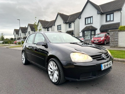 2008 - Volkswagen Golf ---