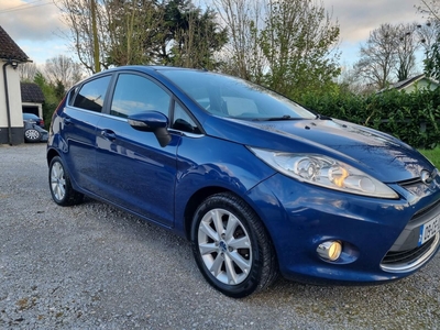 2009 - Ford Fiesta Manual