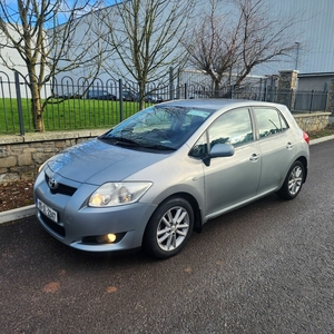 2009 - Toyota Auris ---