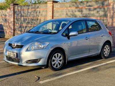 2009 - Toyota Auris Manual