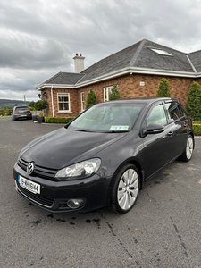 2009 - Volkswagen Golf ---