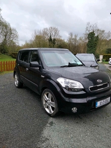 2010 - Kia Soul Manual