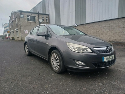 2010 - Opel Astra Manual