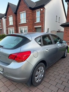 2010 - Opel Astra Manual