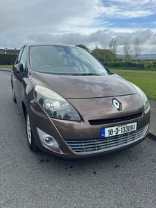 2010 - Renault Grand Scenic Manual