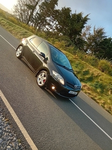 2010 - Toyota Auris Manual