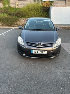 2010 - Toyota Auris Manual