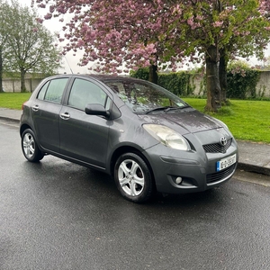 2010 - Toyota Yaris ---