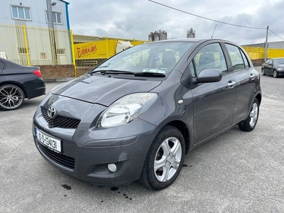 2010 - Toyota Yaris Manual