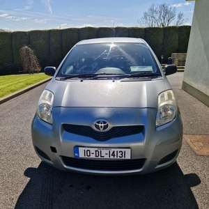 2010 - Toyota Yaris Manual