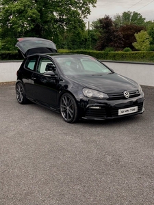 2010 - Volkswagen Golf ---