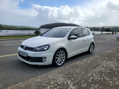 2010 - Volkswagen Golf Manual