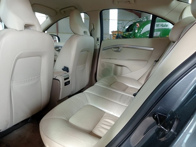 2010 - Volvo S80 Manual