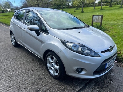 2011 - Ford Fiesta Manual