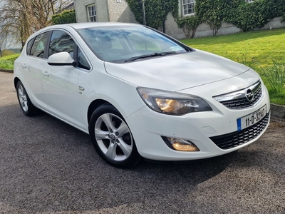 2011 - Opel Astra Manual