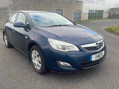 2011 - Opel Astra Manual