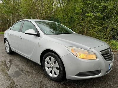 2011 - Opel Insignia Manual