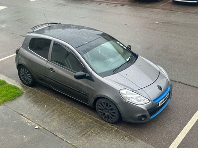 2011 - Renault Clio Manual