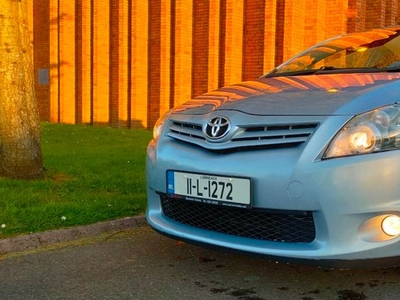 2011 - Toyota Auris Manual