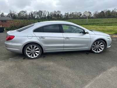 2011 - Volkswagen Passat Manual