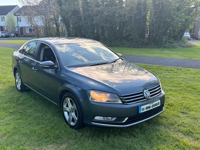 2011 - Volkswagen Passat Manual