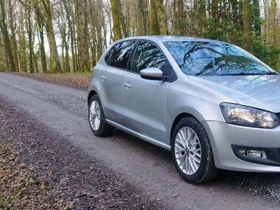 2011 - Volkswagen Polo Manual