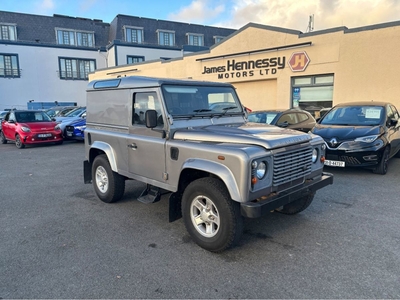 2012 - Land Rover Defender Manual