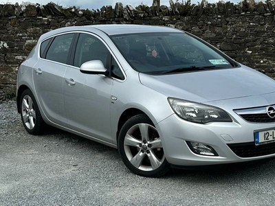 2012 - Opel Astra Manual