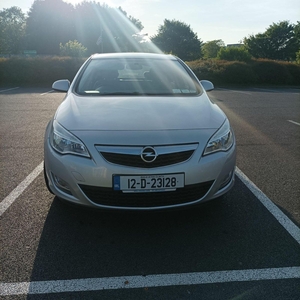 2012 - Opel Astra Manual