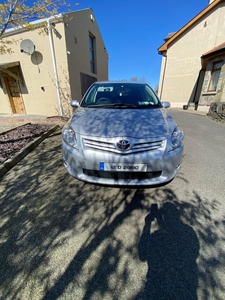 2012 - Toyota Auris Manual