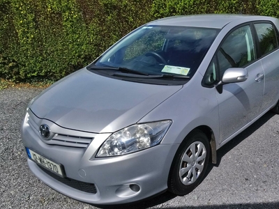 2012 - Toyota Auris Manual