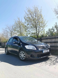 2012 - Toyota Auris Manual