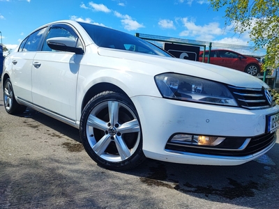 2012 - Volkswagen Passat Manual