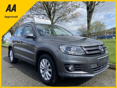 2012 - Volkswagen Tiguan Manual