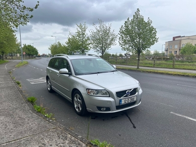 2012 - Volvo V50 Manual