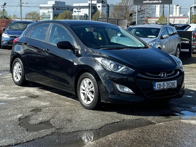 2013 - Hyundai i30 Manual