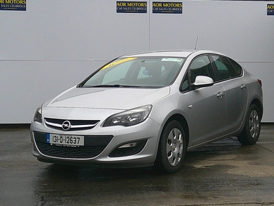 2013 - Opel Astra Manual