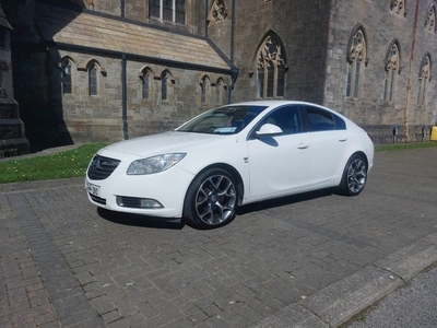 2013 - Opel Insignia Manual