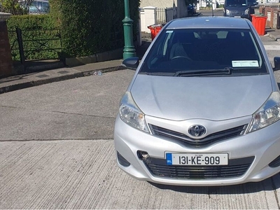 2013 - Toyota Yaris Manual