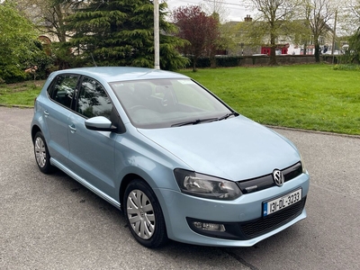 2013 - Volkswagen Polo Manual