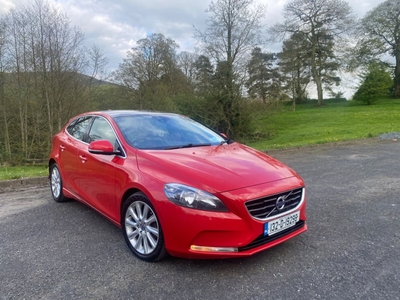 2013 - Volvo V40 Manual