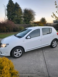 2014 - Dacia Sandero Manual