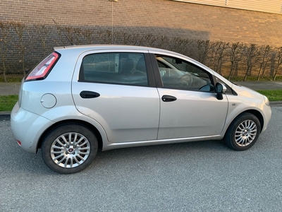 2014 - Fiat Punto Manual