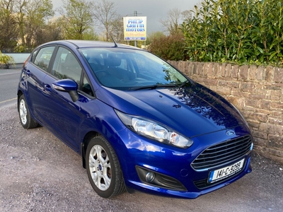 2014 - Ford Fiesta Manual