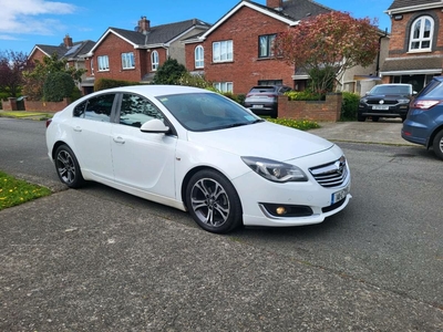 2014 - Opel Insignia Manual