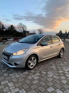 2014 - Peugeot 208 Manual